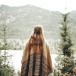 Ponczo jako element garderoby dla osób plus size – nowe spojrzenie na wygodę i styl
